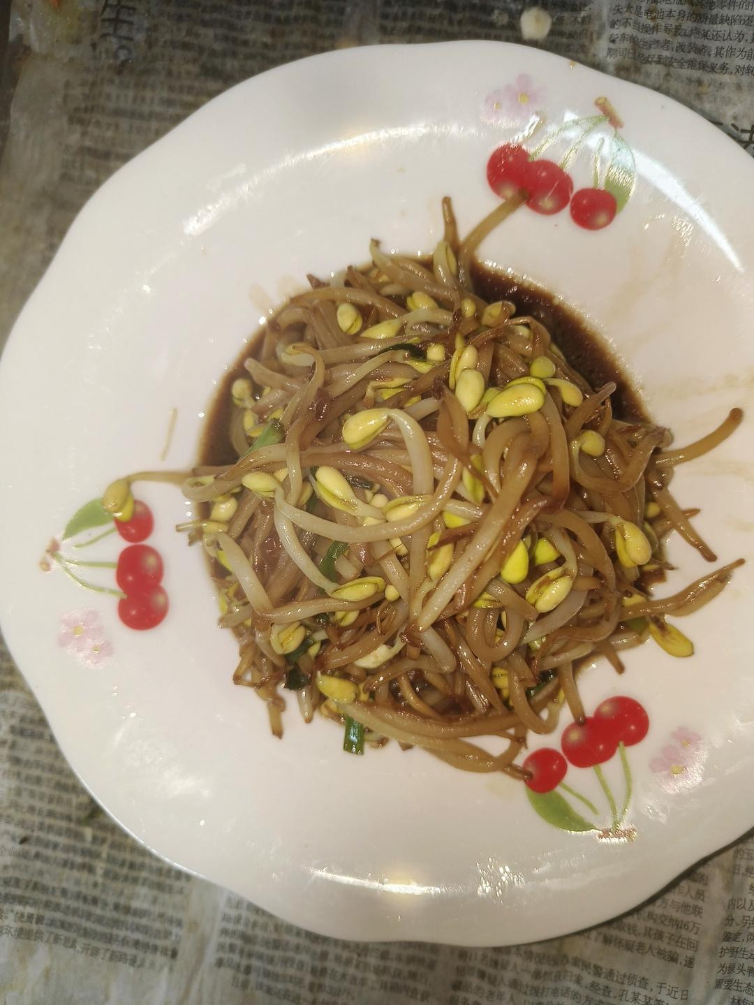 炒黄豆芽多加一步，锅气十足，孩子说太好吃了！