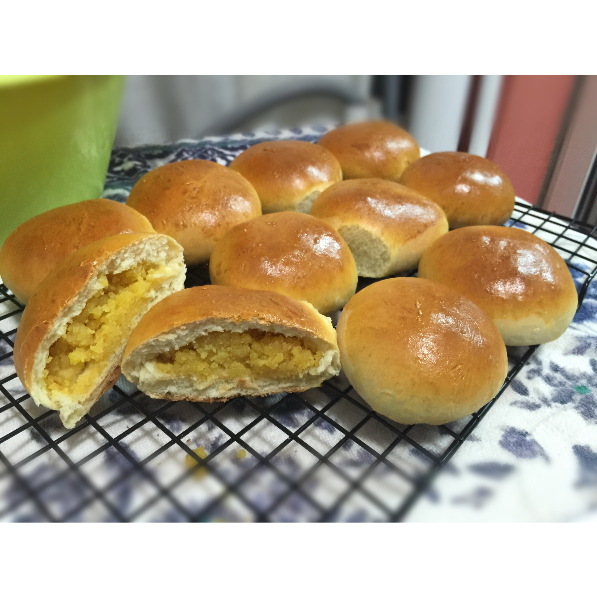 料足奶黄面包