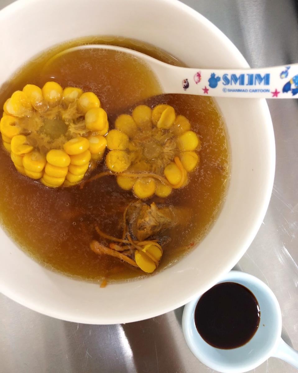 虫草花玉米排骨汤