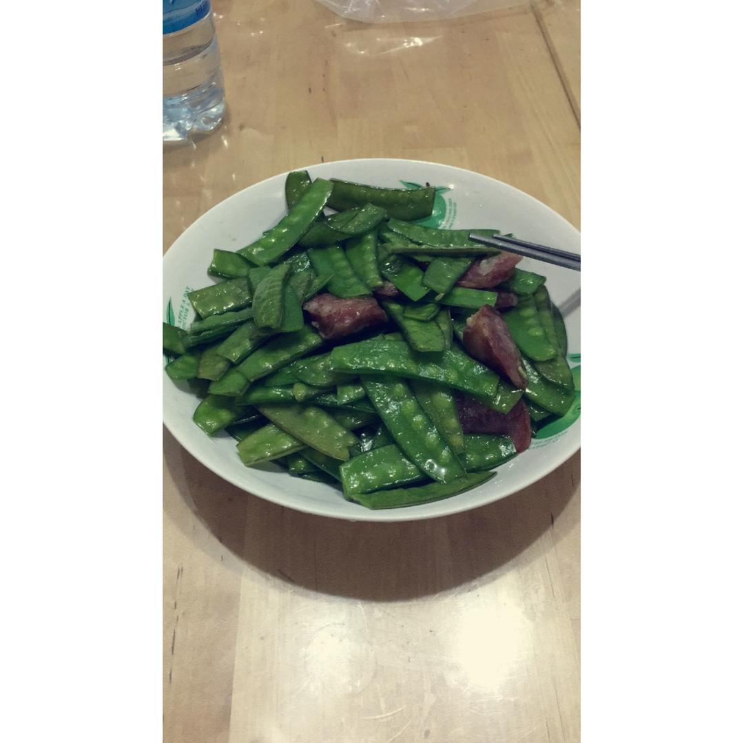 腊肠炒荷兰豆