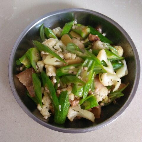 秋葵炒肉丝