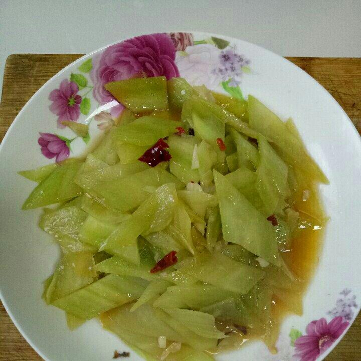 清炒莴笋