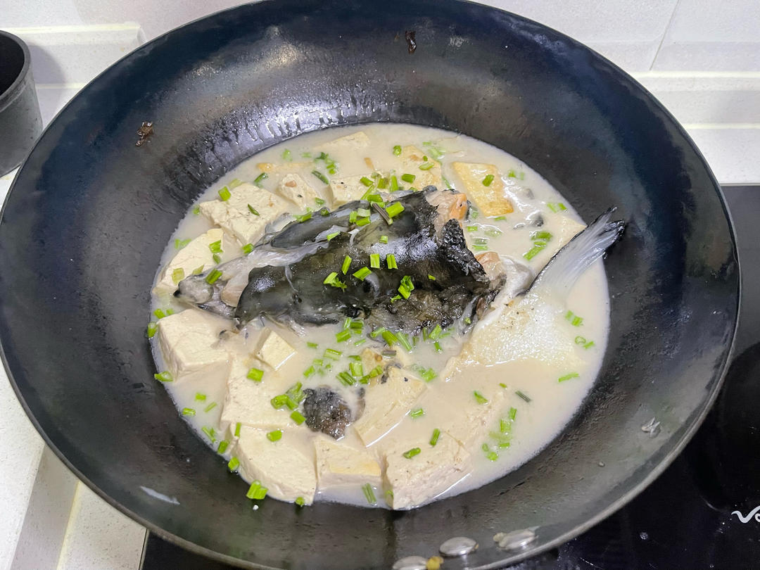 三文鱼头炖豆腐（低脂减肥补脑解馋😋）