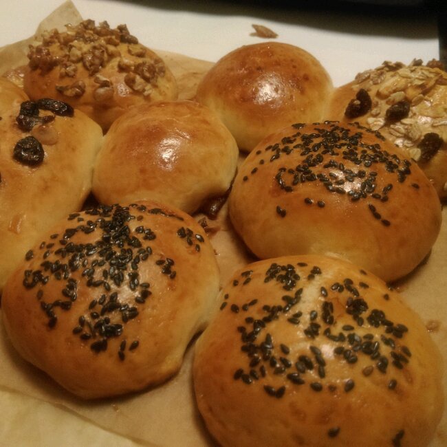 大人小孩都爱不释口的【蜂蜜牛奶小餐包】