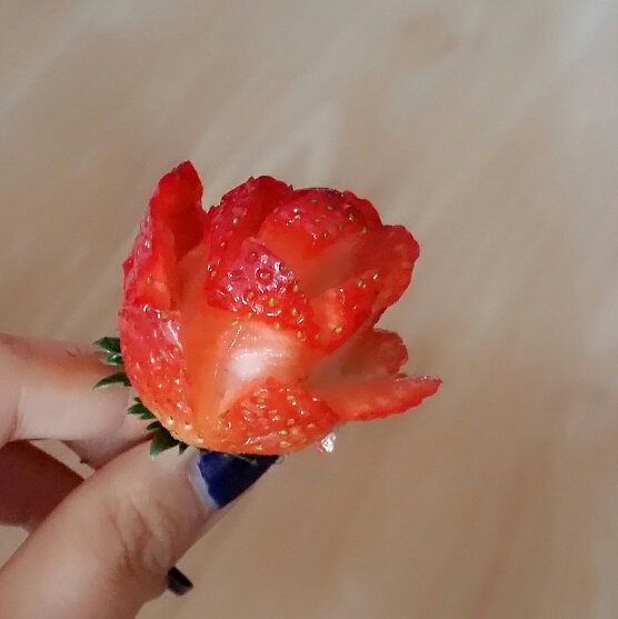 草莓玫瑰花