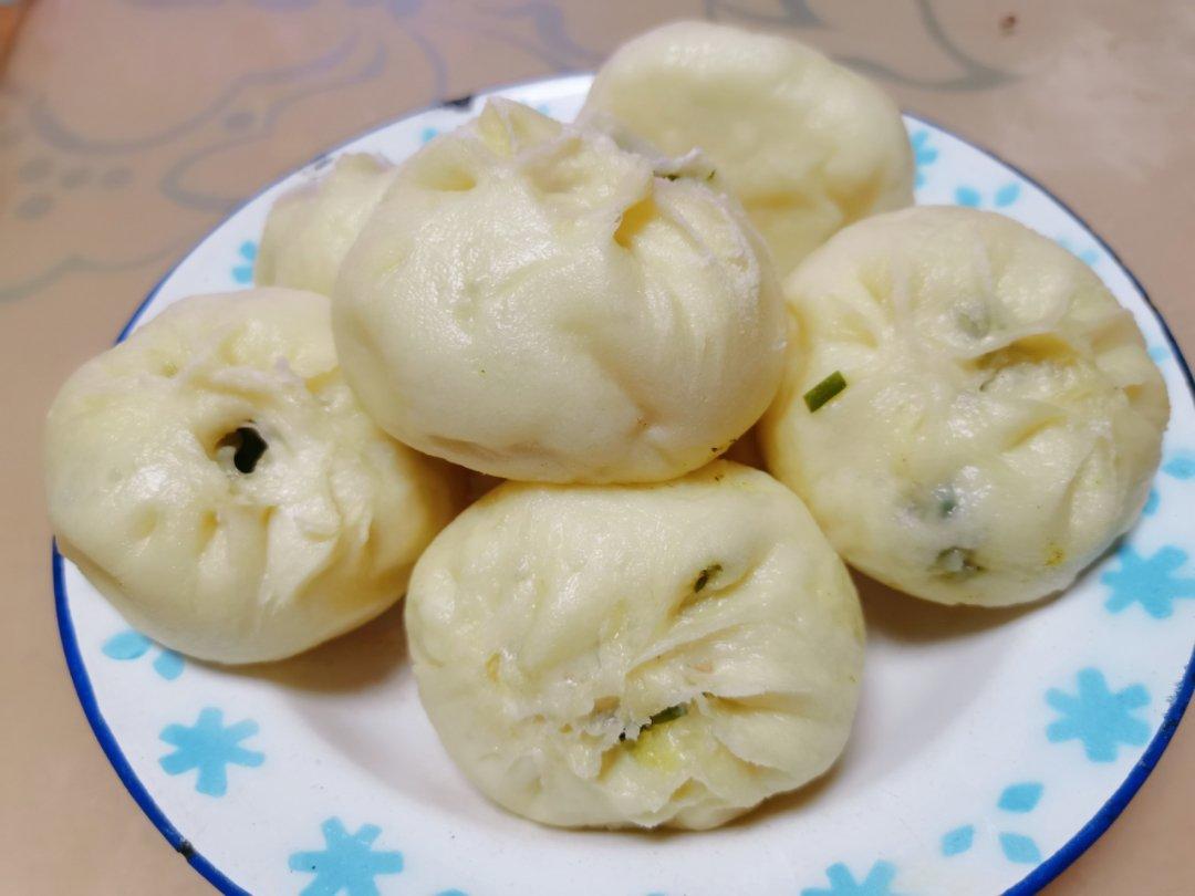 出锅不塌煊腾腾的韭菜包子