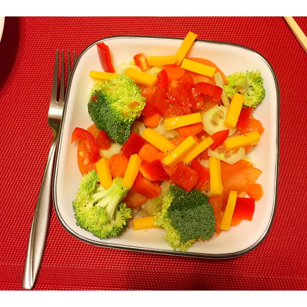 鸡肉蔬菜沙拉