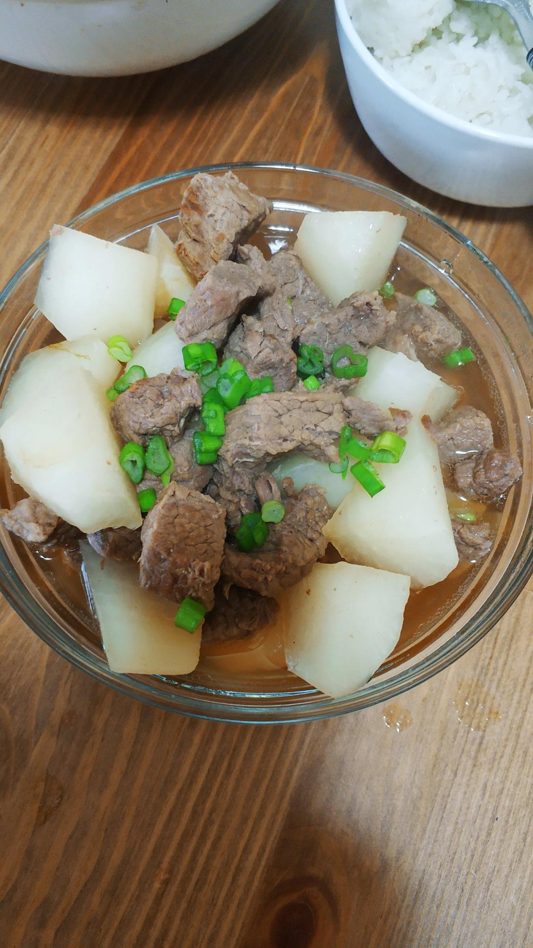 牛肉炖萝卜