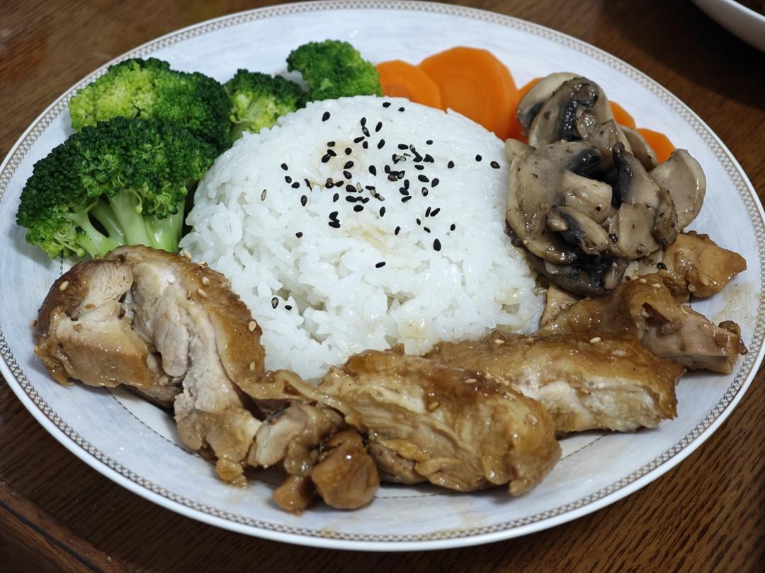 蜜汁照烧鸡肉饭