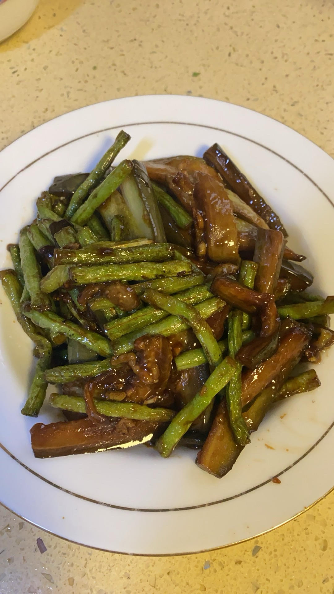 茄子炒豆角（饭店的味道）