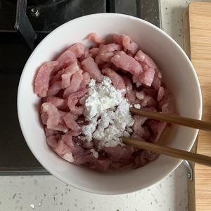 春卷馅(白菜香菇肉丝黑木耳)的做法 步骤1