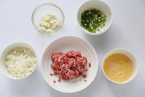 【山姆厨房】香炒肥牛饭的做法 步骤3