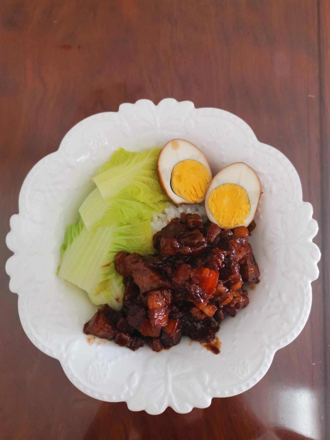 洋葱酥卤肉饭