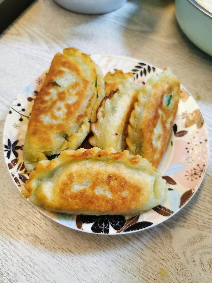 韭菜盒子 Chinese Leek and Egg Pasty