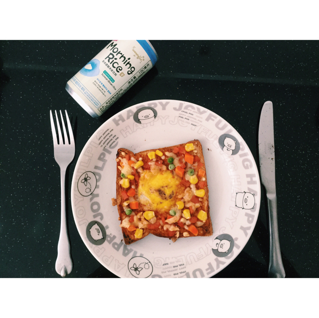 吐司太阳蛋披萨