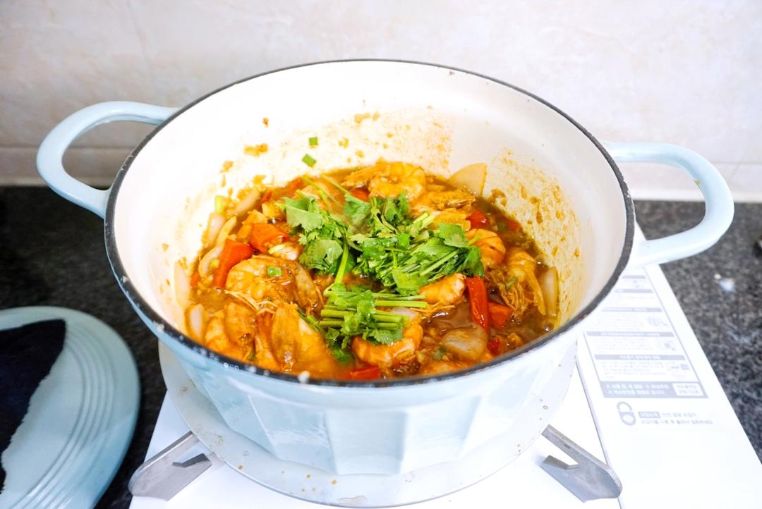 不加一滴水的铸铁锅焗蒜蓉虾