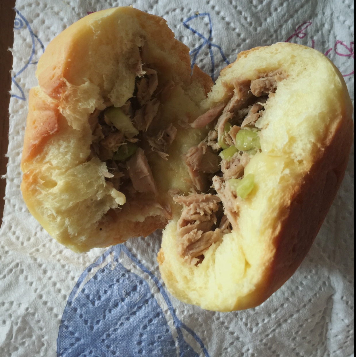 浓香金枪鱼面包