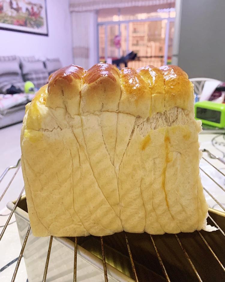 秒杀吐司的面包整形方法