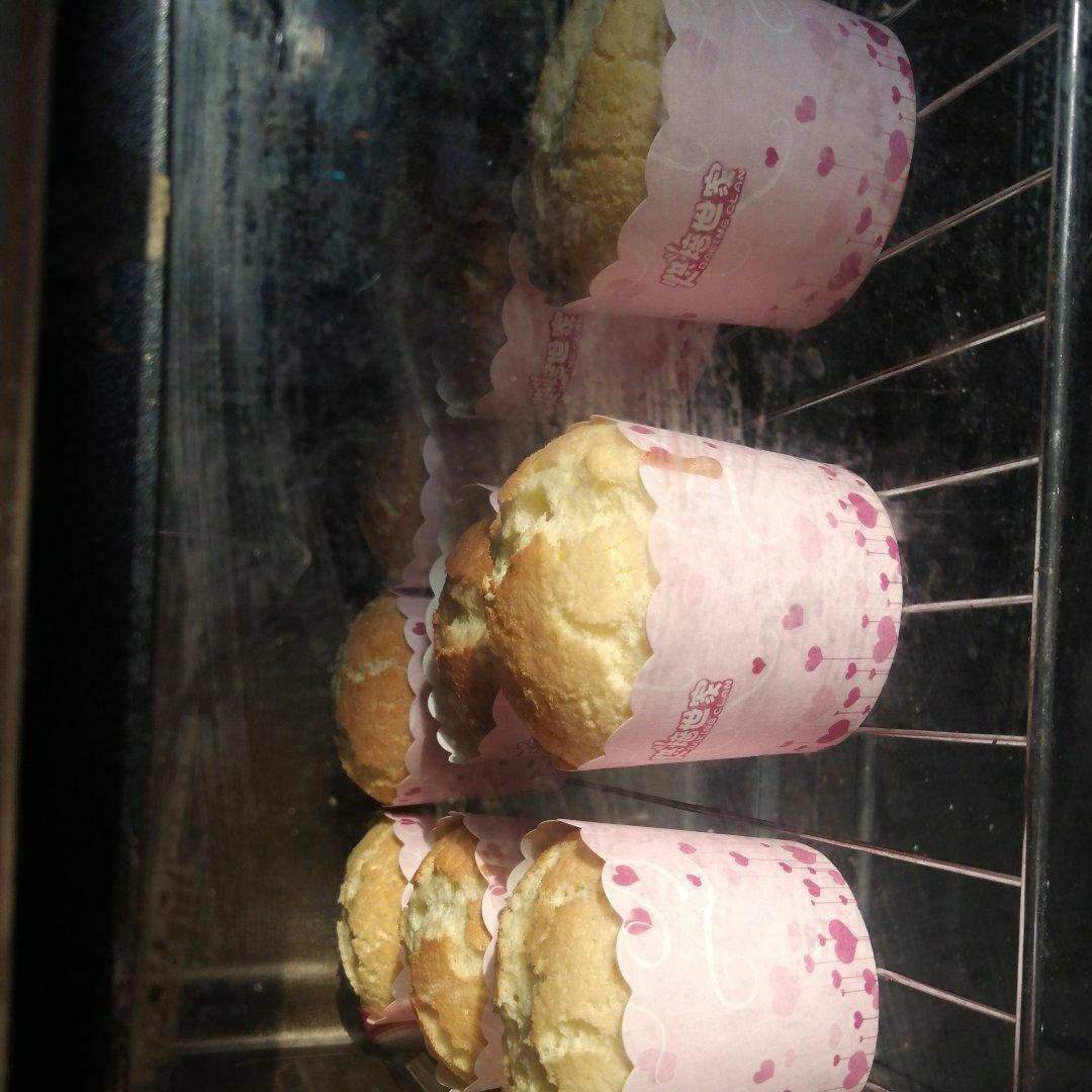 软绵绵戚风纸杯蛋糕