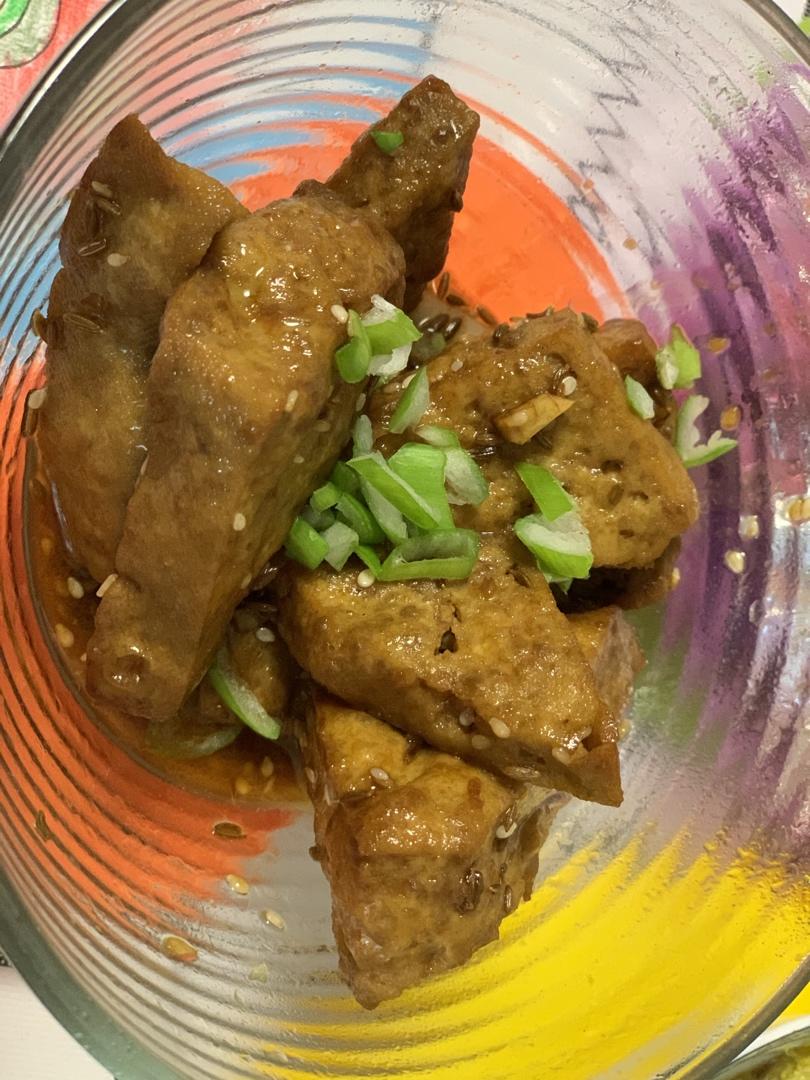 完胜路边摊：香煎孜然豆腐