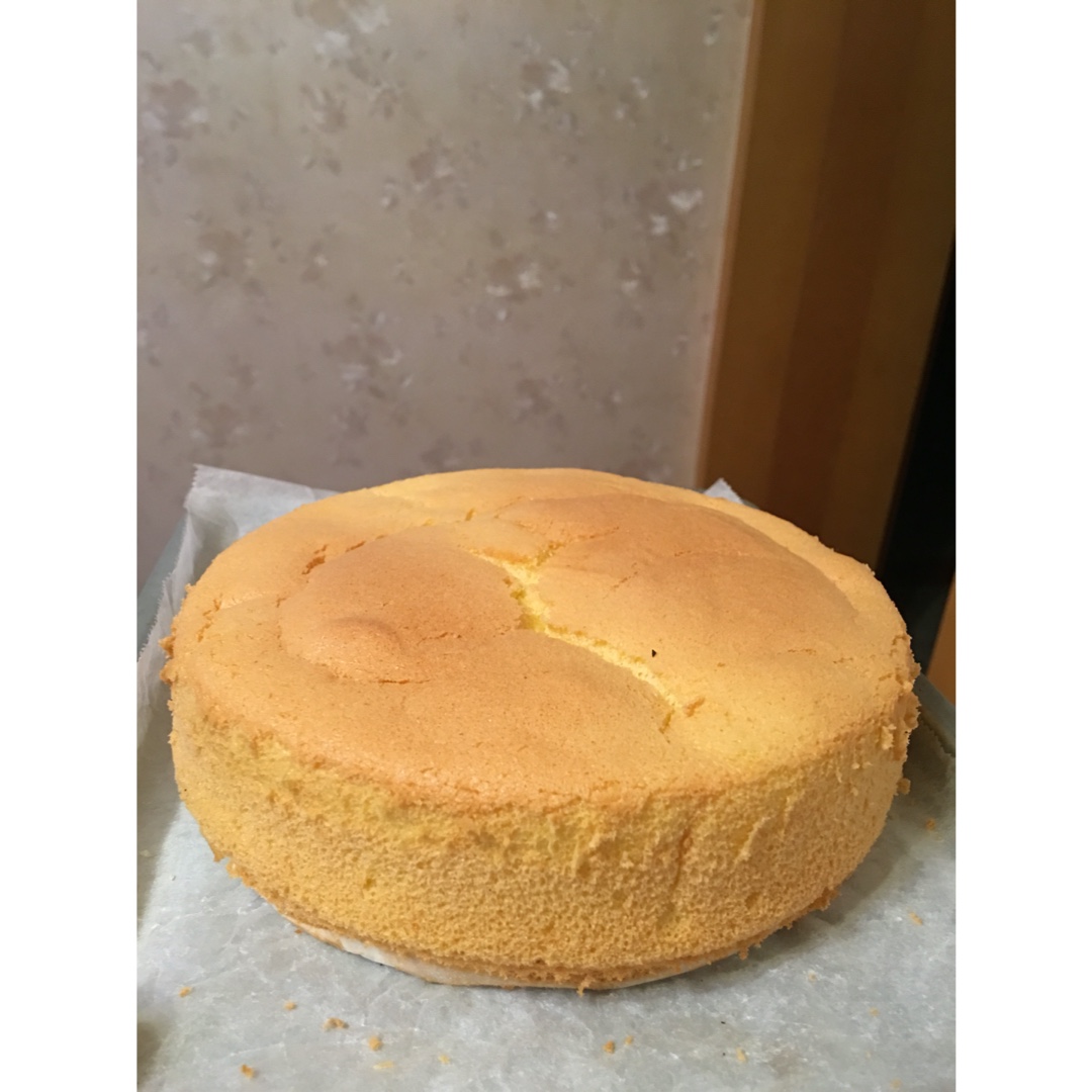 超简单完美戚风蛋糕（6寸2蛋）附打发、翻拌、脱模视频