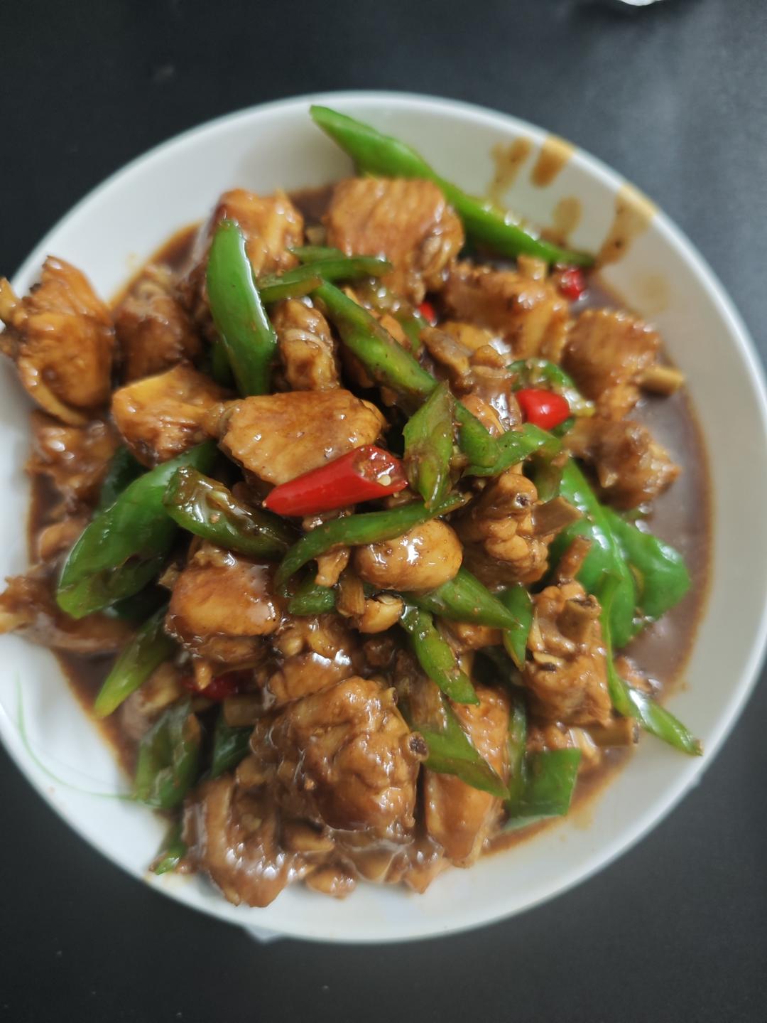 好吃到舔盘✅香辣过瘾超下饭的双椒炒鸡翅