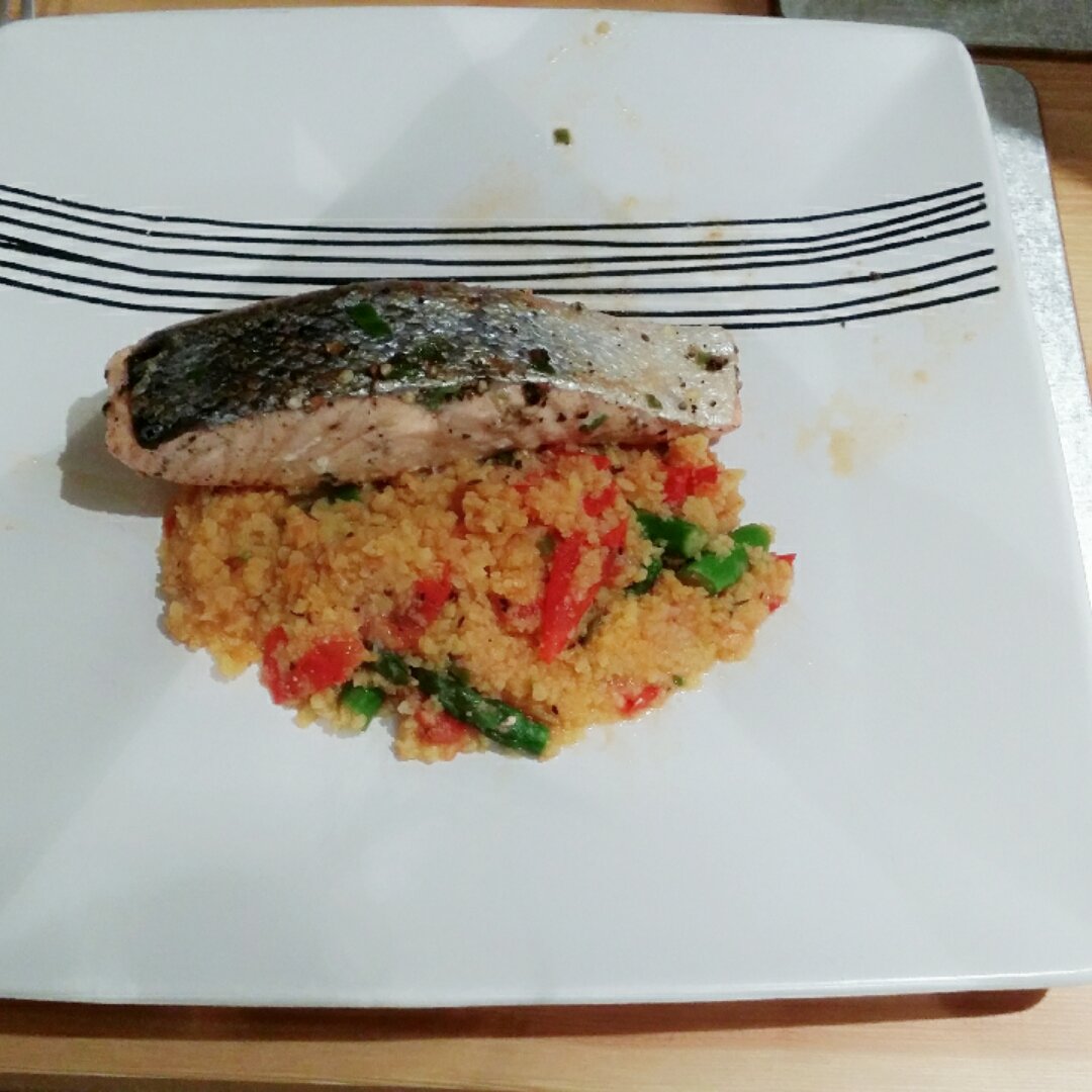 #拼颜值 也拼实力#香煎三文鱼佐北非小米