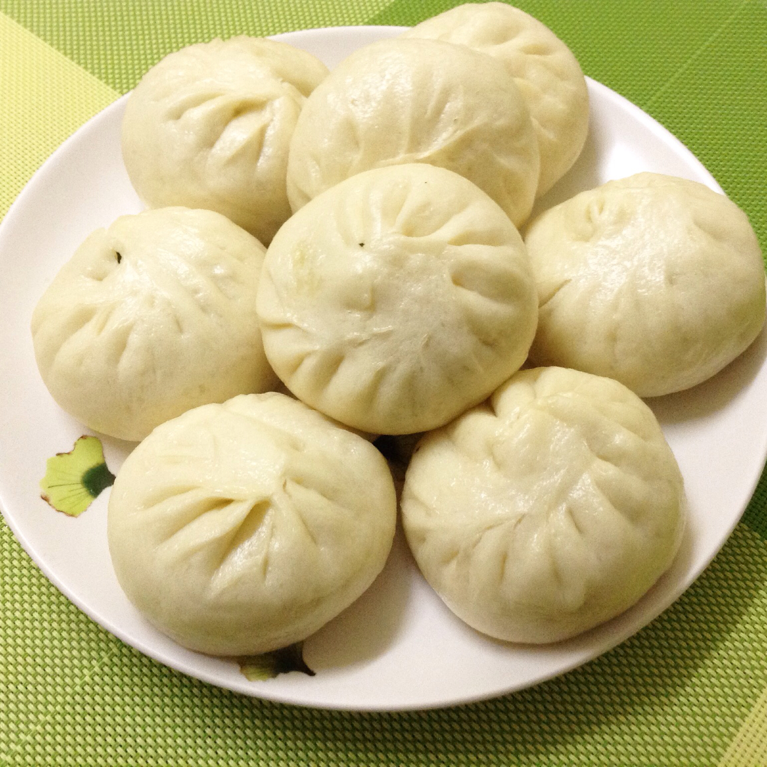 幸福快乐的北方人做的冬笋香菇菜包