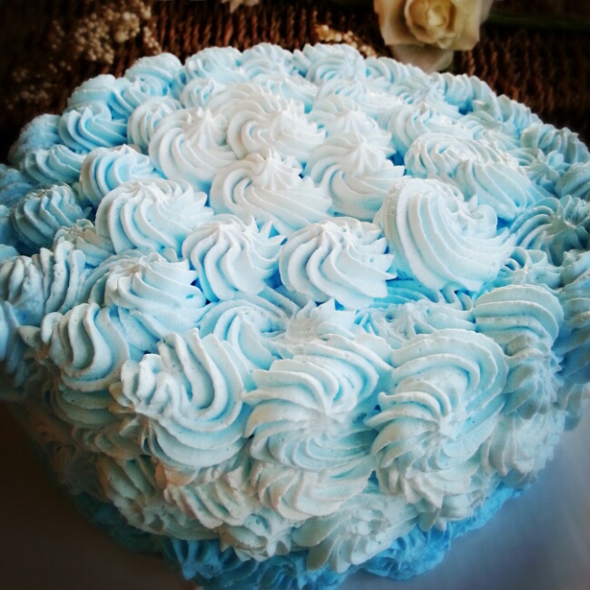 紫色玫瑰渐变裱花蛋糕