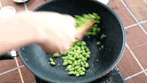 青皮豆炒肉泥的做法 步骤4