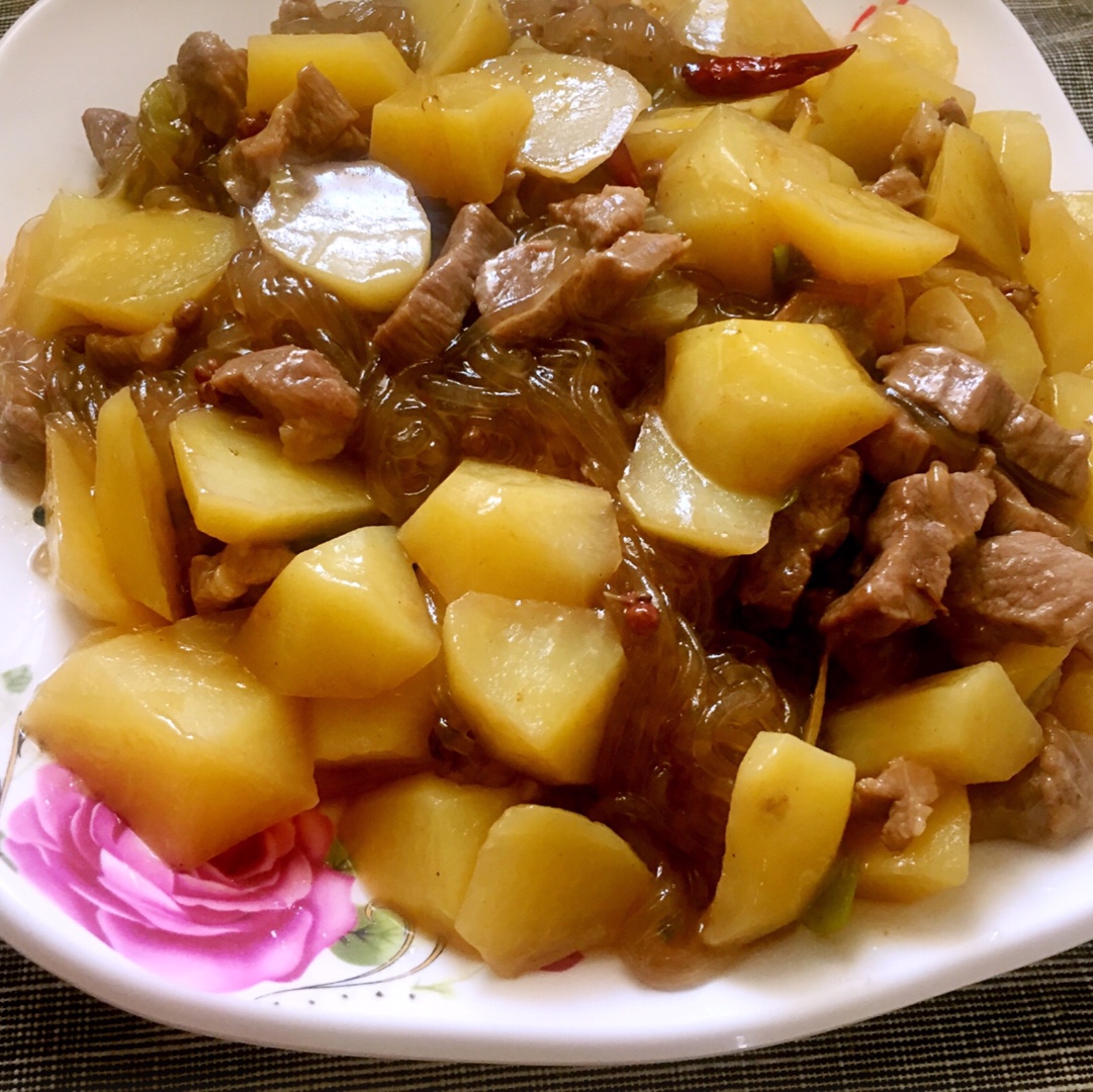 土豆粉条炖肉
