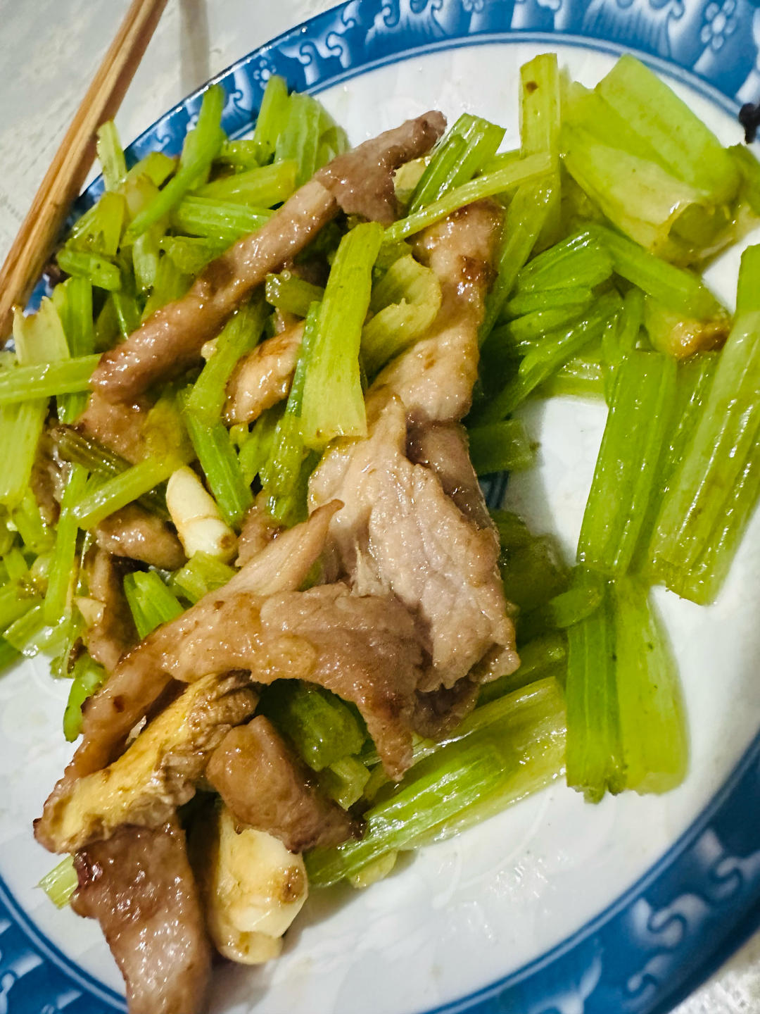 芹菜肉丝