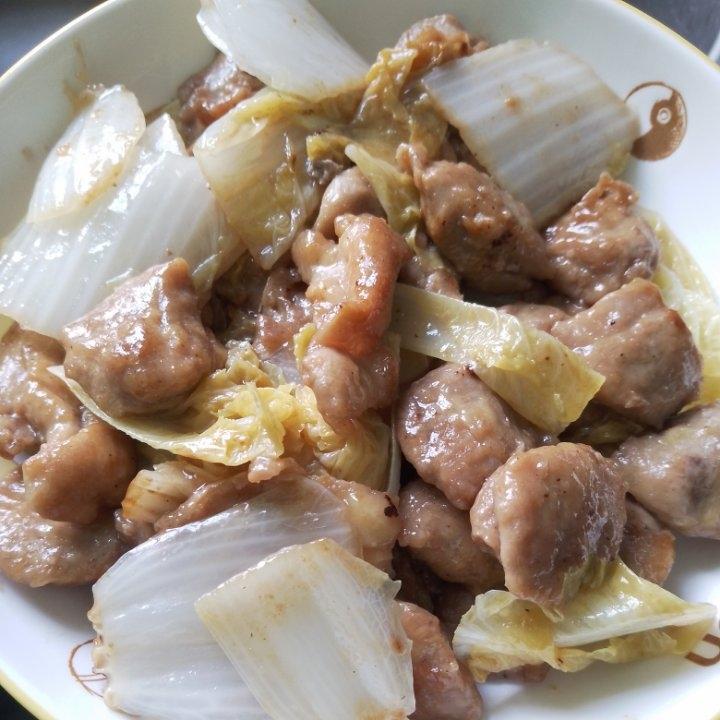 家常白菜焖鸡腿