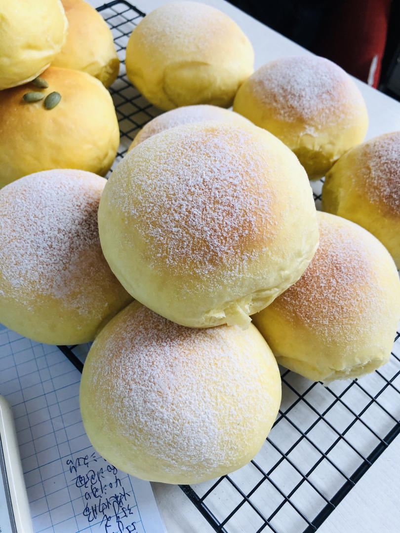 南瓜炼乳小餐包