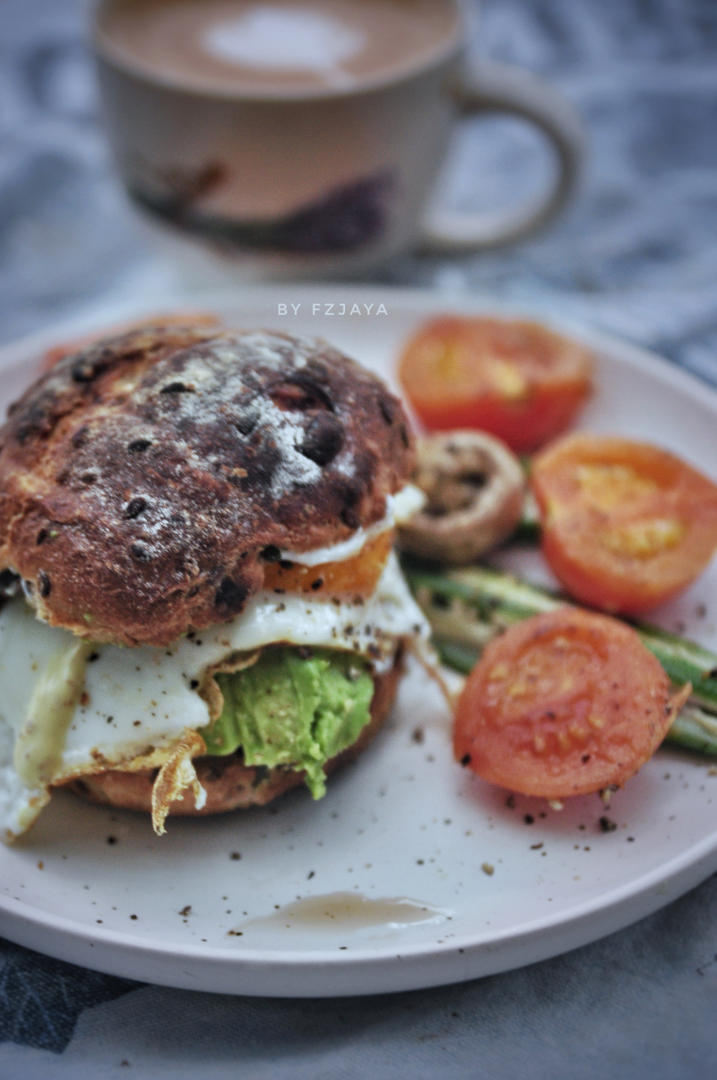 fzjaya做的羽衣甘蓝胡萝卜餐包