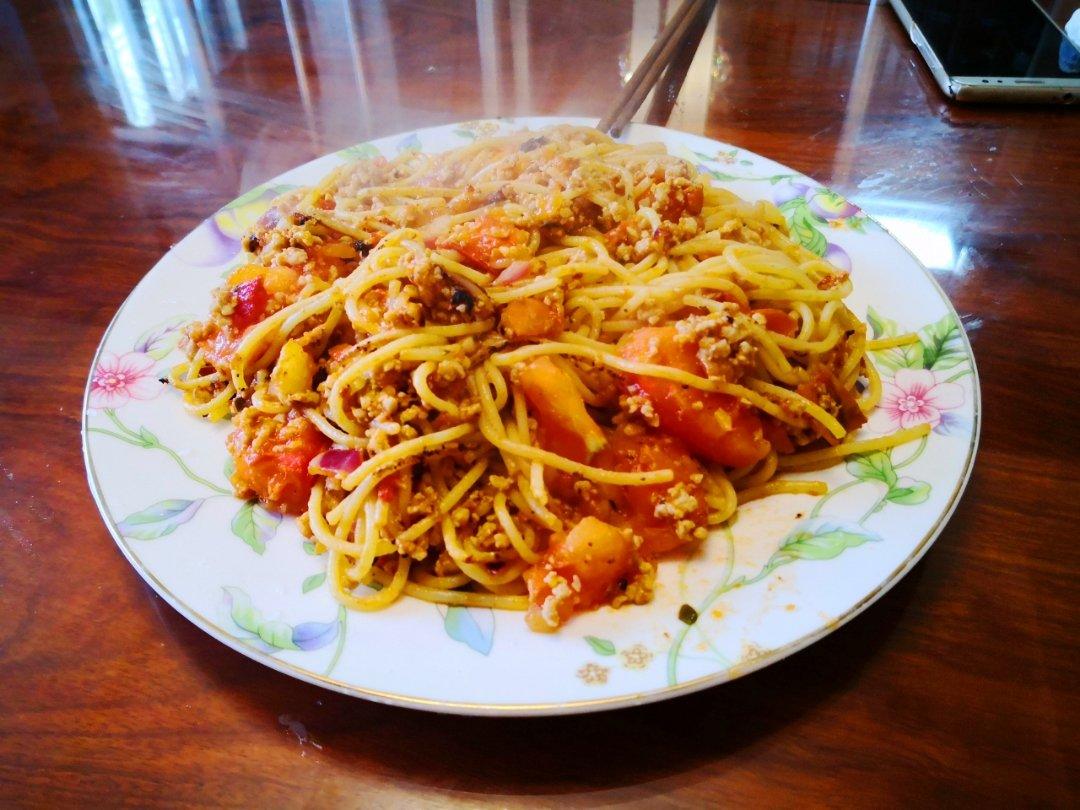 番茄肉酱意大利面