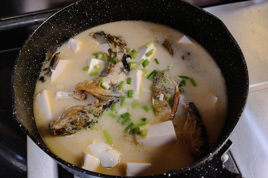 鲜掉眉毛的->昂刺鱼豆腐汤
