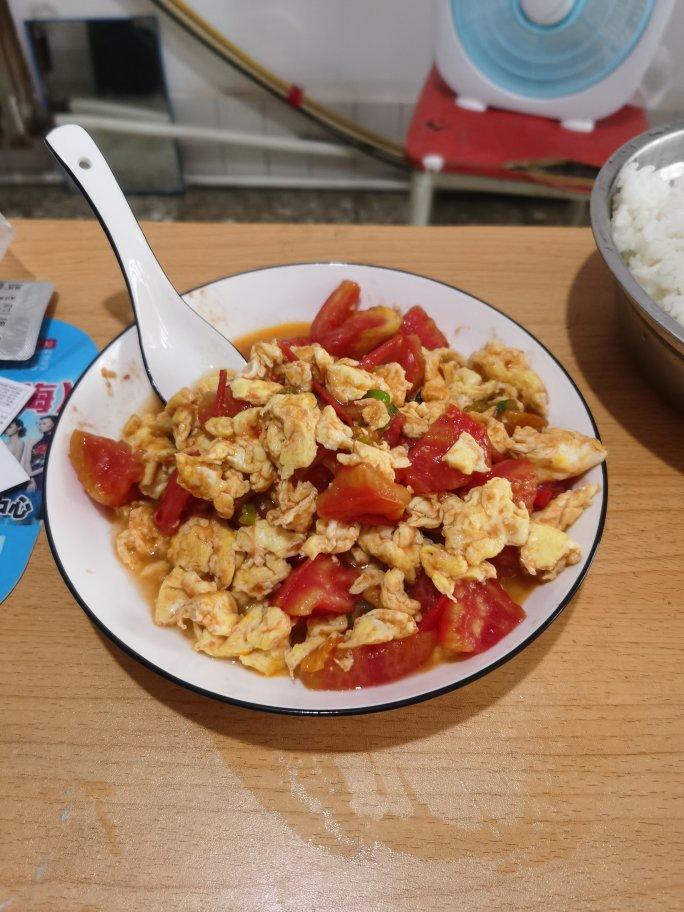 西红柿炒鸡蛋时，多加这一步，鸡蛋香嫩又入味