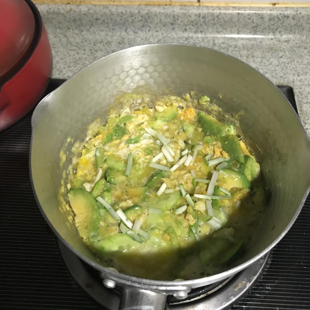 生酮之牛油果烘蛋