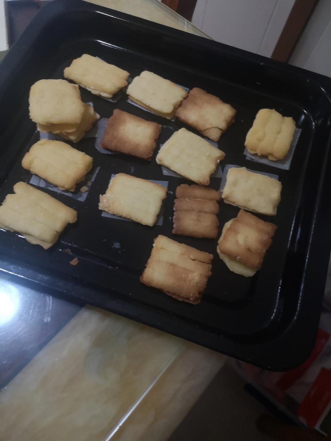 白巧克力夹心饼干