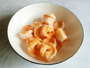 黄油嫩三鲜 『芦笋口蘑炒虾仁』的做法 步骤8
