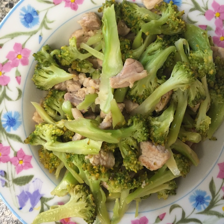西兰花炒五花肉