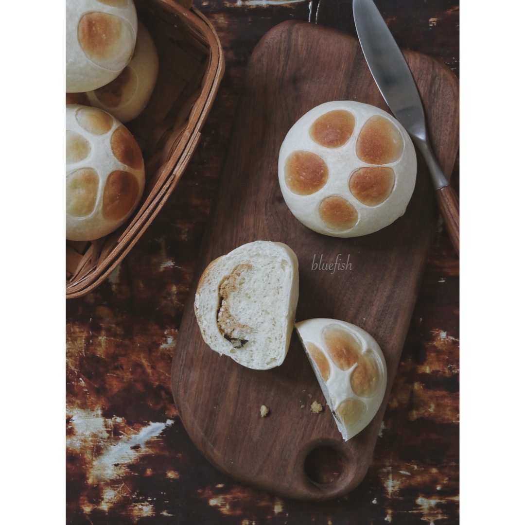 猫爪椰蓉面包——欧克皮的简单装饰