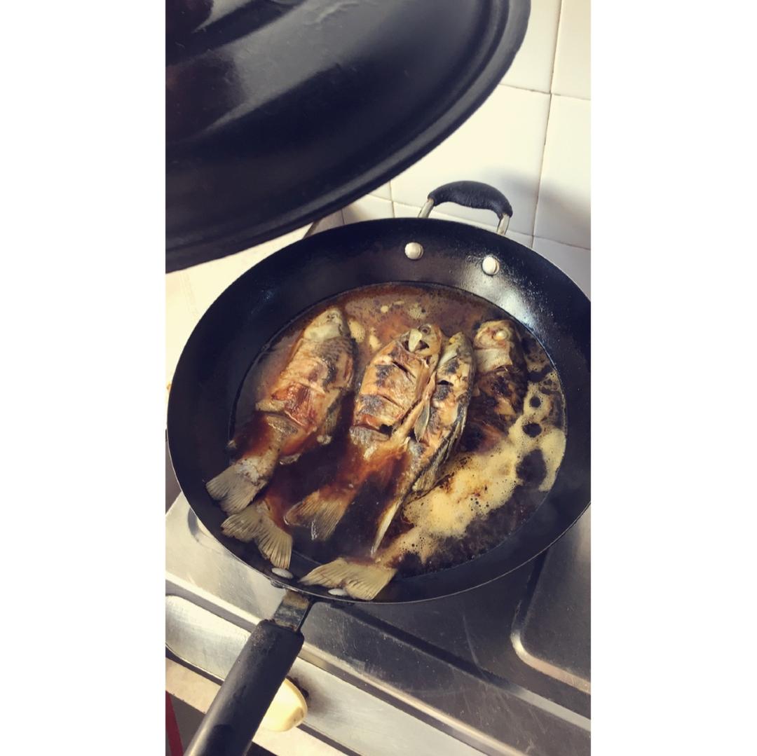 红烧鲫鱼