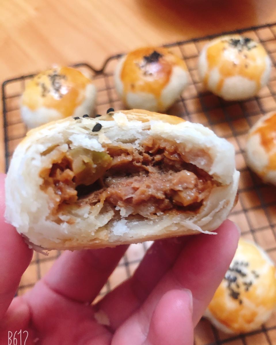 排四个小时队也买不到的鲜肉月饼，秘诀是放麻油！