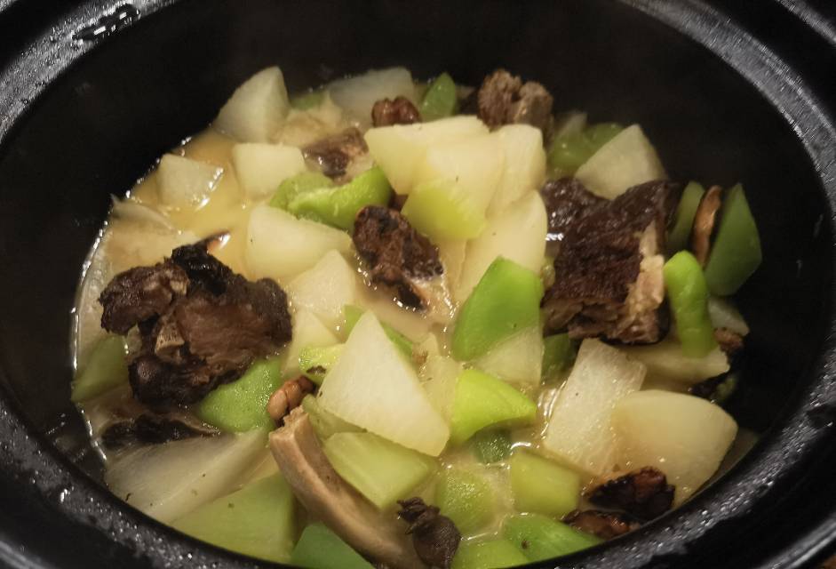 湖南腊排骨炖莴笋