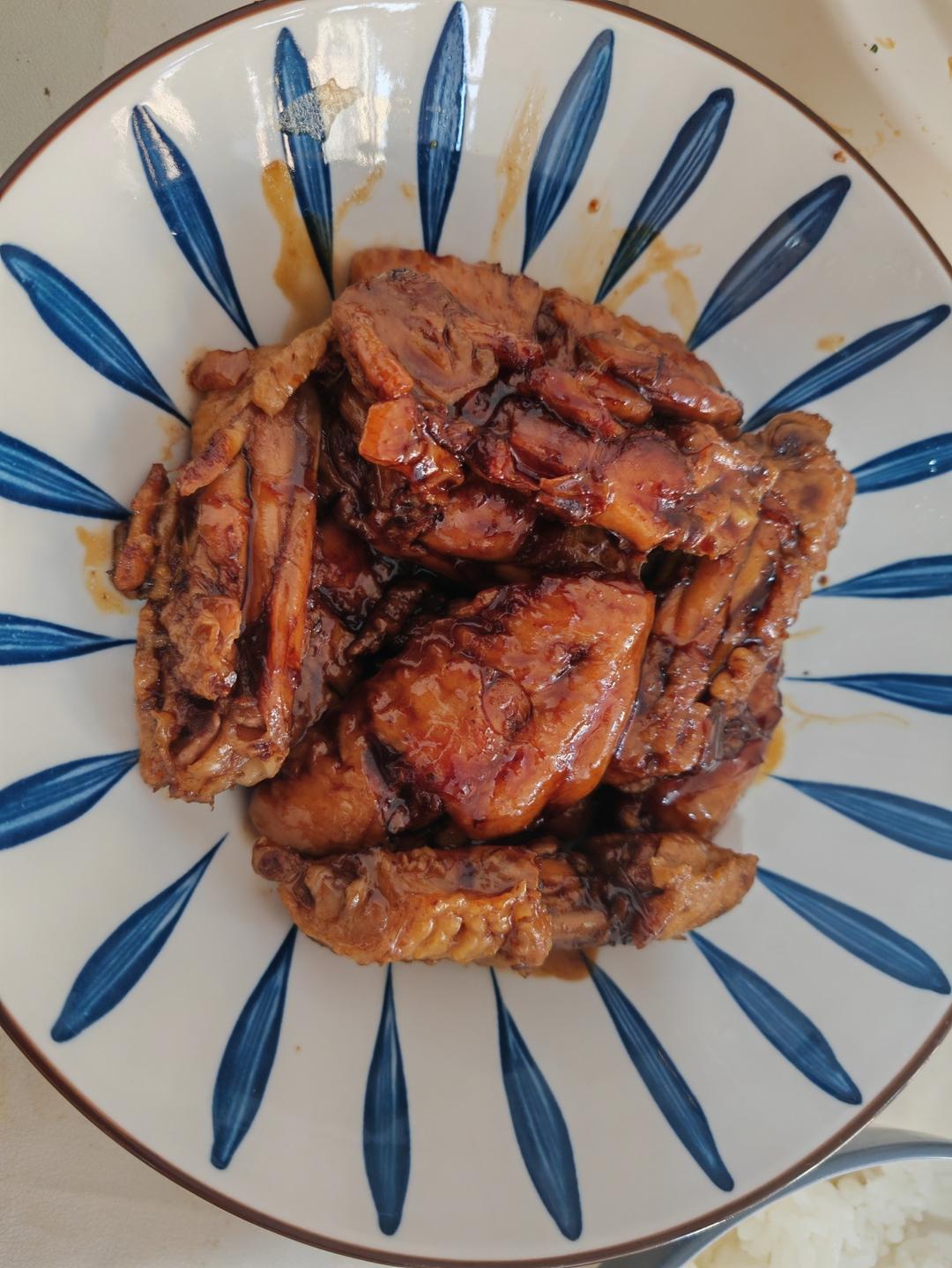 做法超简单的可乐鸡翅😍好吃到舔盘