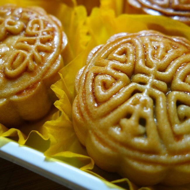 蛋黄豆沙广月