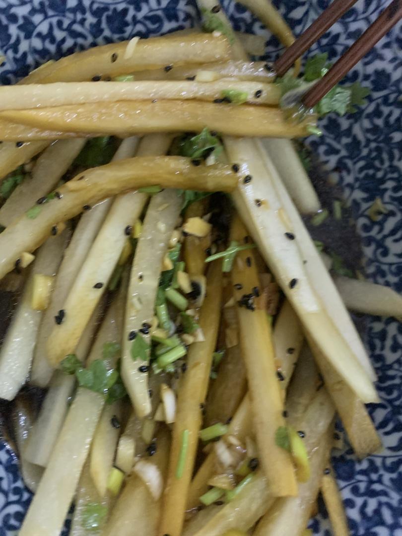 家常的就是经典，巧拌萝卜