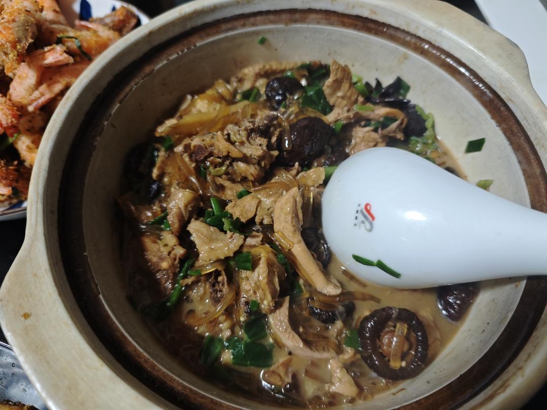 小鸡炖蘑菇(注意一步操作就香气沁人)